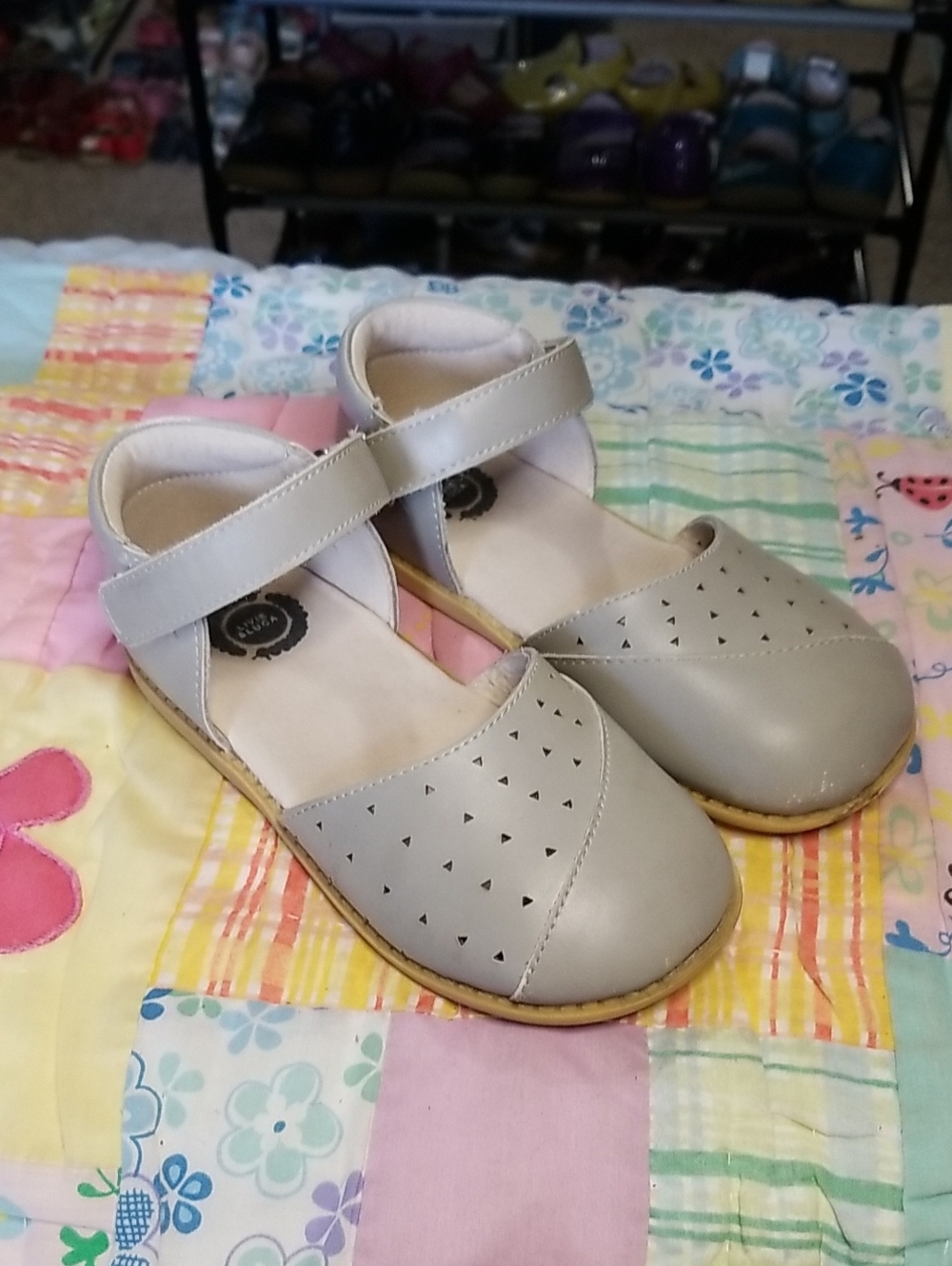 Livie & Luca Light Gray Leather Mary Jane Shoes With Cutouts Size 13 Luna